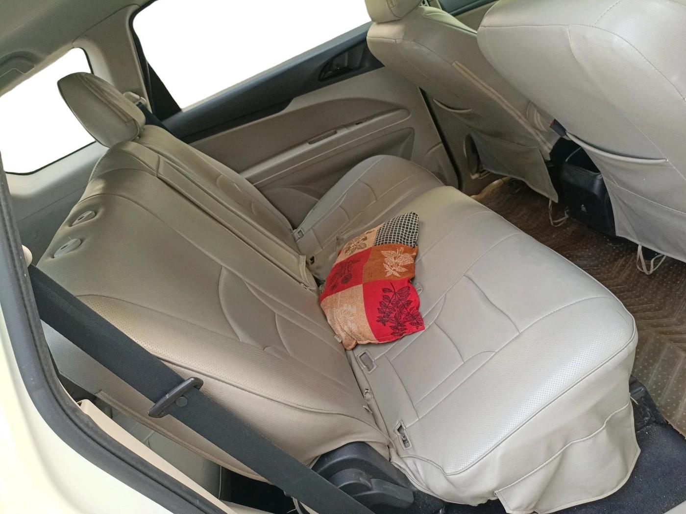 2019 Mahindra MARAZZO M2 8 STR, Diesel, Manual, 7,597 km, interior