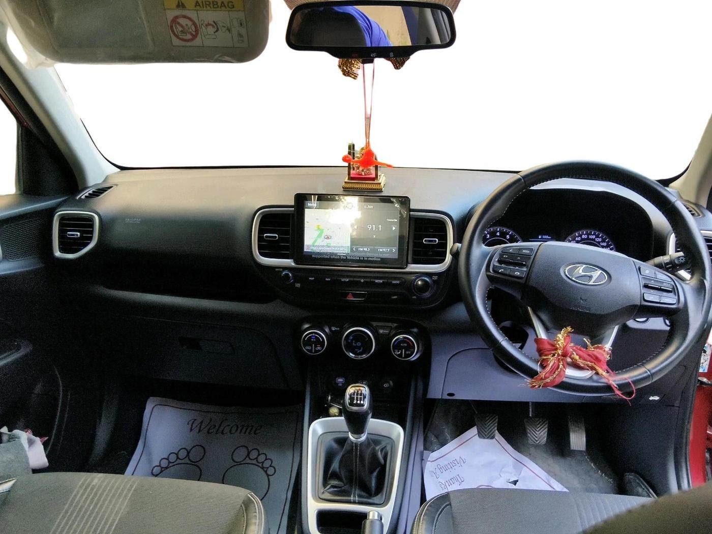 2019 Hyundai VENUE SX 1.0 (O) TURBO, Petrol, Manual, 27,120 km, interior