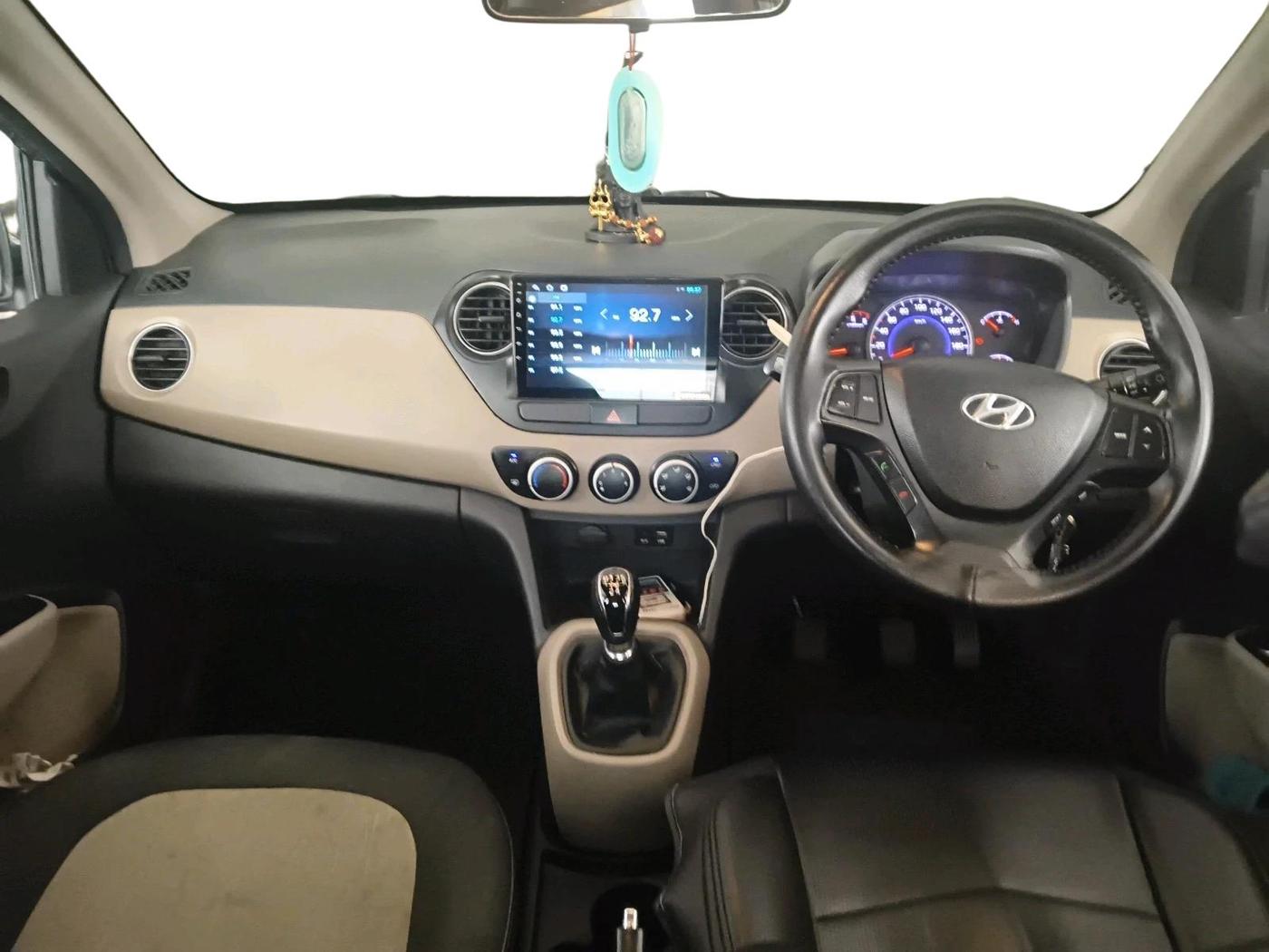 2016 Hyundai Grand i10 SPORTZ 1.1 CRDI, Diesel, Manual, 94,764 km, interior