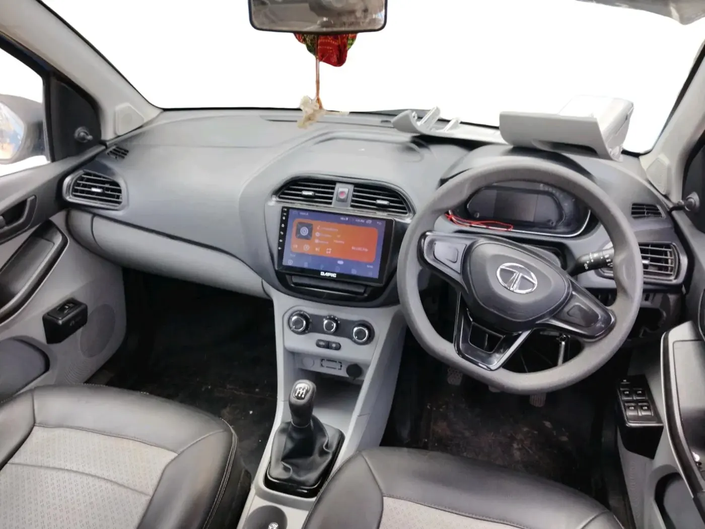 2021 Tata Tiago XE PETROL, Petrol, Manual, 30,294 km, interior