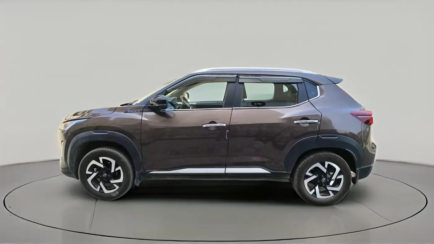 2021 Nissan MAGNITE XV PREMIUM, CNG, Manual, 43,498 km, exterior