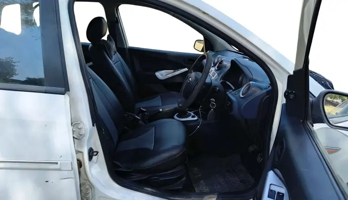 2013 Ford Figo TITANIUM 1.2 PETROL, Petrol, Manual, 88,153 km, interior