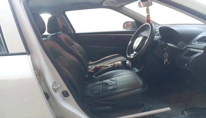 2015 Maruti Swift LXI, CNG, Manual, 1,36,770 km, interior
