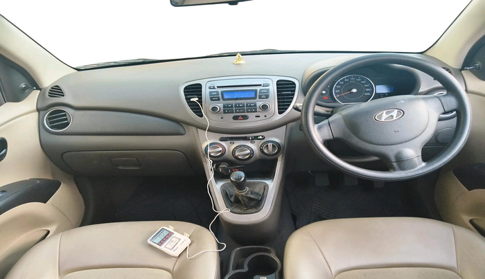 2013 Hyundai i10 MAGNA 1.1, Petrol, Manual, 60,495 km, interior
