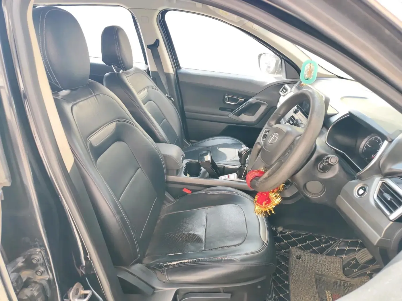 2021 Tata Harrier XT 2.0L KRYOTEC, Diesel, Manual, 67,656 km, interior