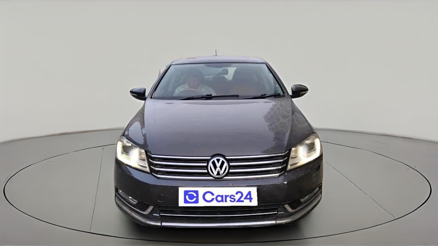2011 Volkswagen Passat HIGHLINE DSG, Diesel, Automatic, 1,59,632 km, exterior