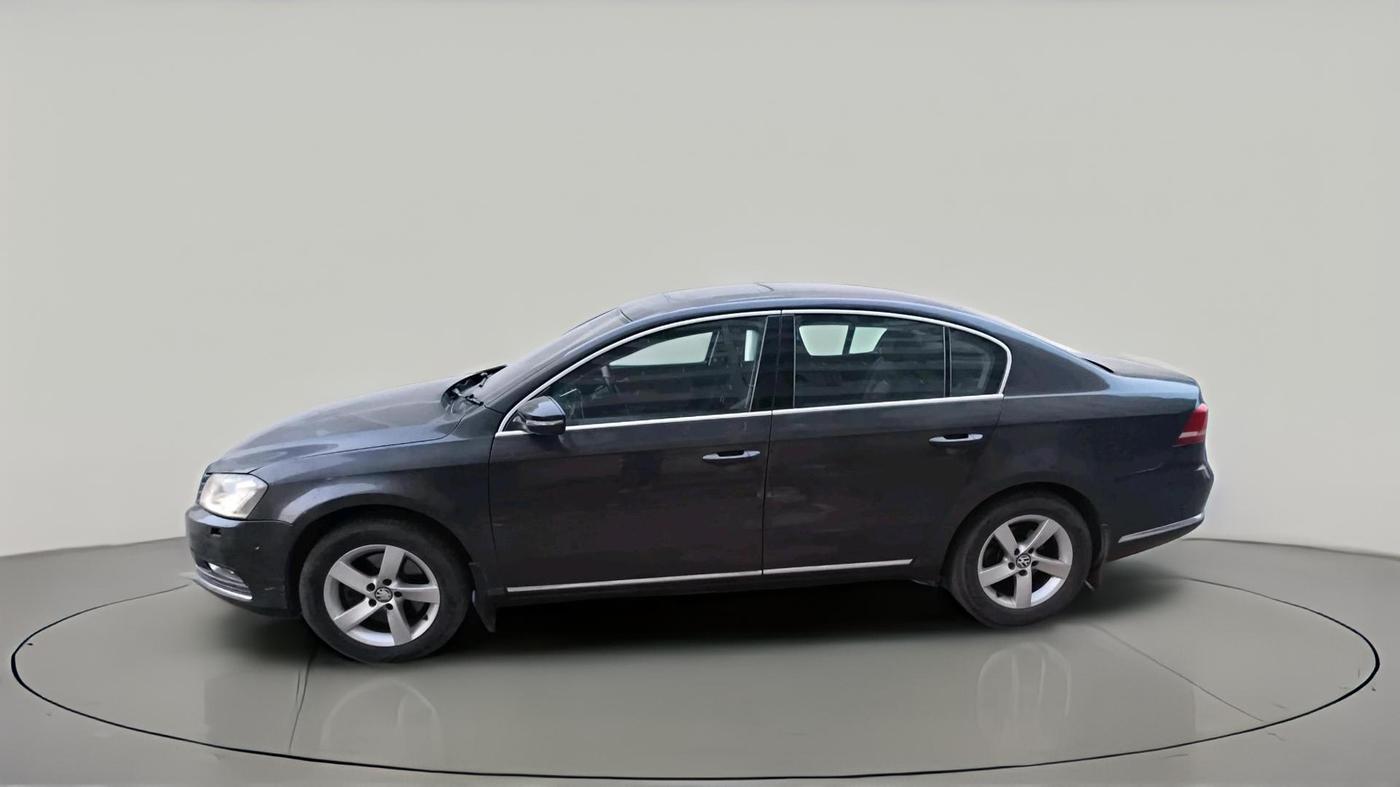 2011 Volkswagen Passat HIGHLINE DSG, Diesel, Automatic, 1,59,632 km, exterior