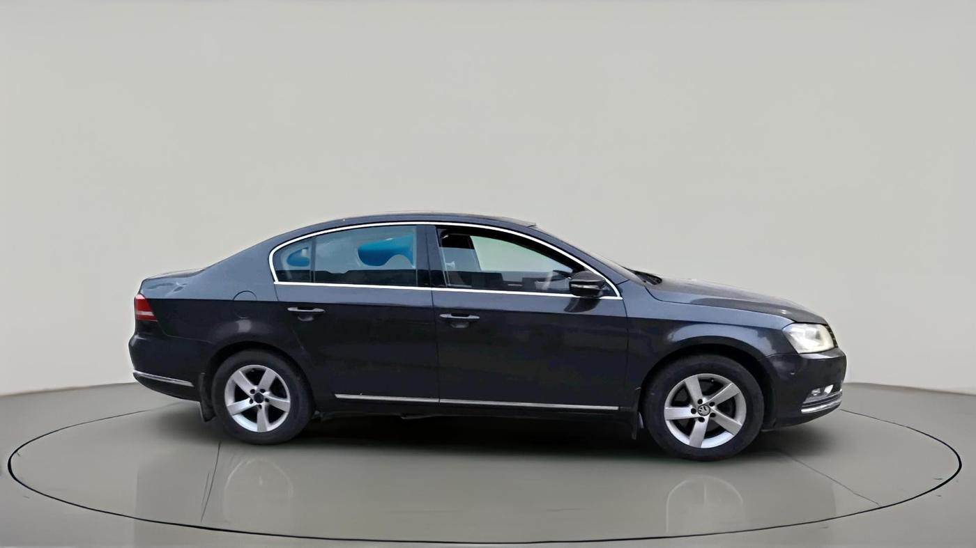 2011 Volkswagen Passat HIGHLINE DSG, Diesel, Automatic, 1,59,632 km, exterior
