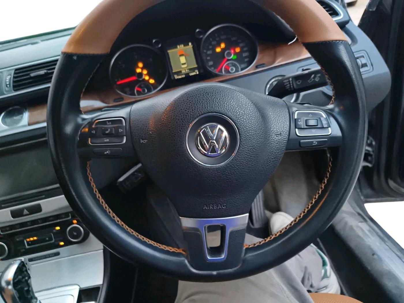 2011 Volkswagen Passat HIGHLINE DSG, Diesel, Automatic, 1,59,632 km, interior