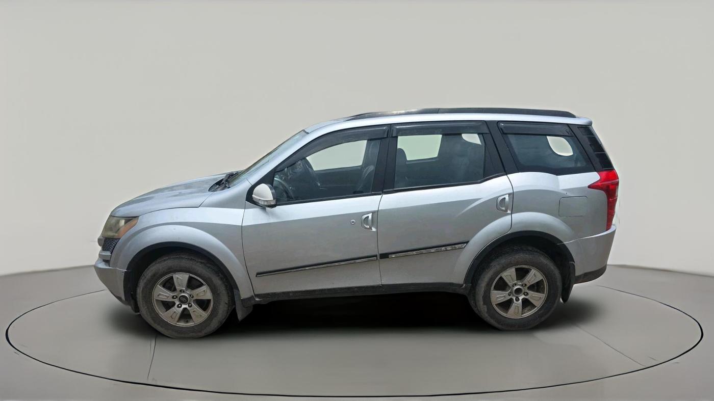 2013 Mahindra XUV500 W8, Diesel, Manual, 1,95,953 km, exterior