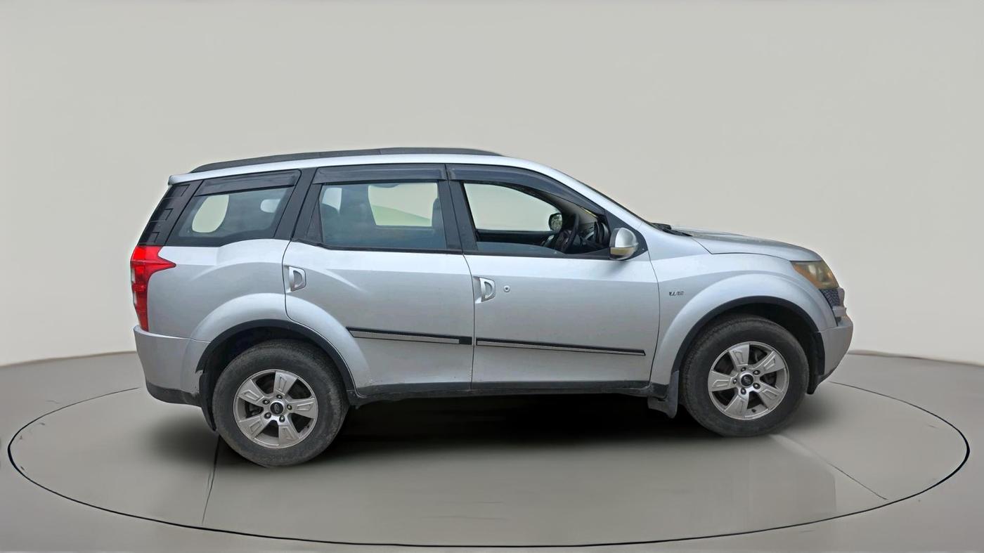 2013 Mahindra XUV500 W8, Diesel, Manual, 1,95,953 km, exterior