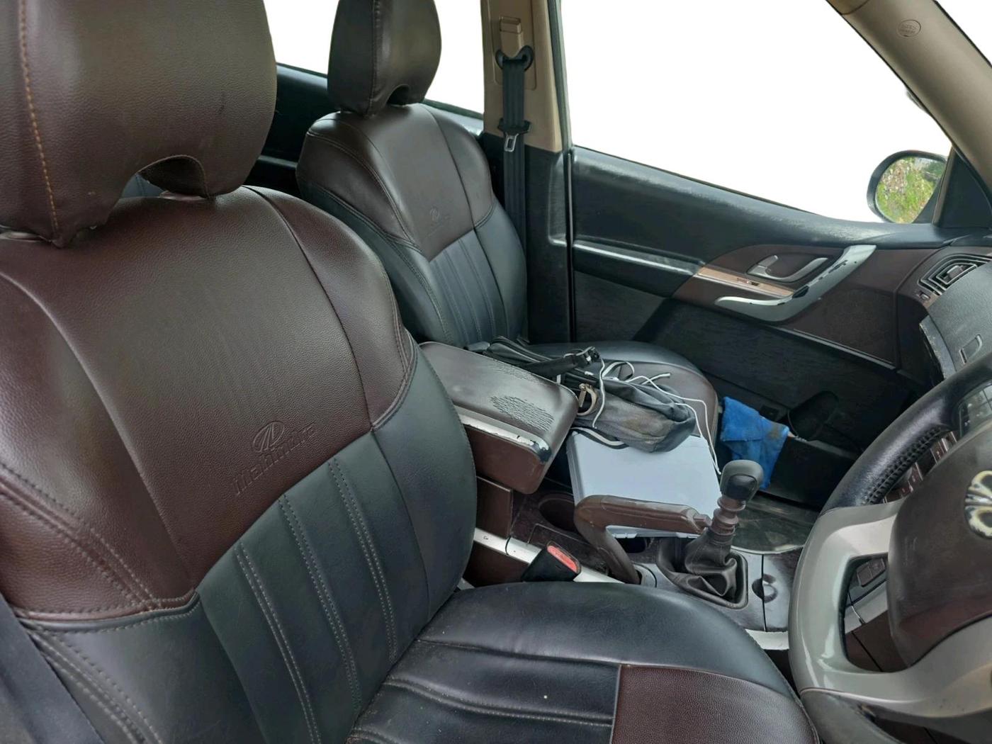 2013 Mahindra XUV500 W8, Diesel, Manual, 1,95,953 km, interior