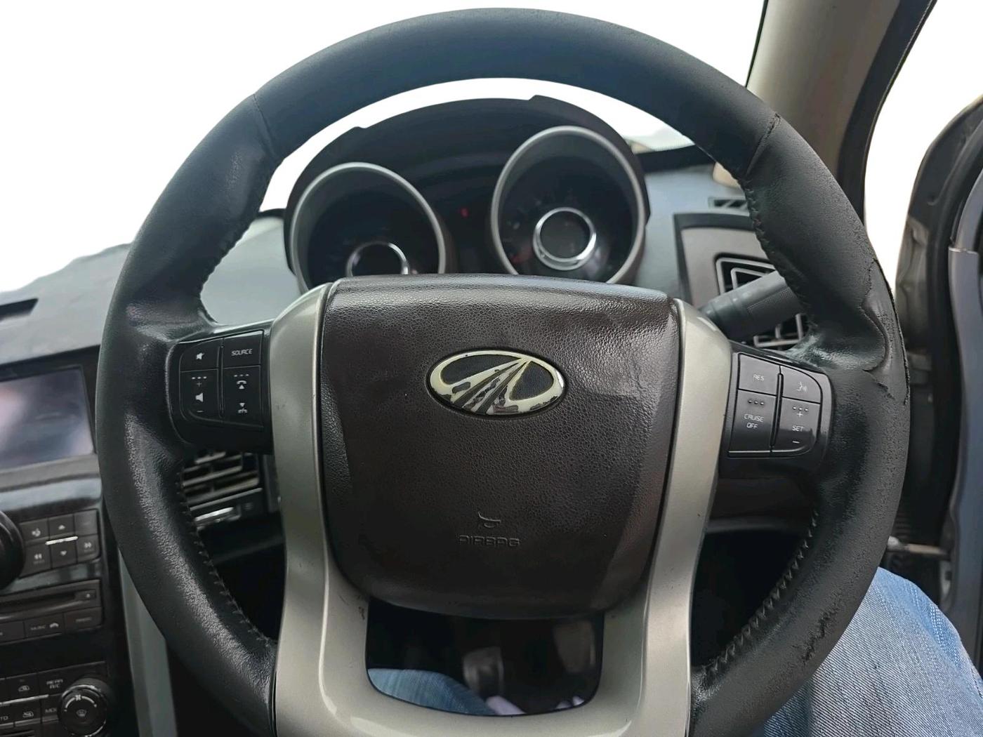 2013 Mahindra XUV500 W8, Diesel, Manual, 1,95,953 km, interior