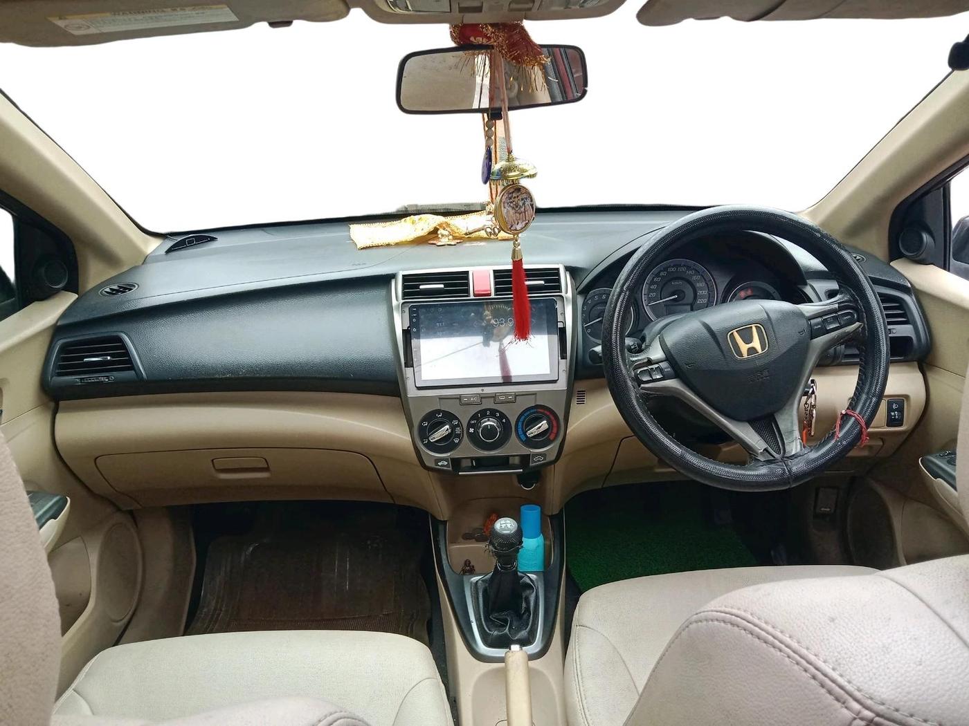 2013 Honda City 1.5L I-VTEC V MT, Petrol, Manual, 1,04,061 km, interior