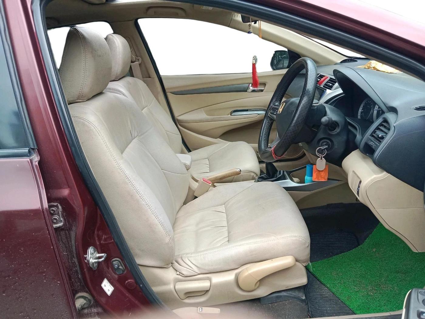 2013 Honda City 1.5L I-VTEC V MT, Petrol, Manual, 1,04,061 km, interior