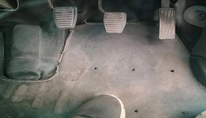 2016 Mahindra Kuv100 K6 D 6 STR, Diesel, Manual, 59,008 km, interior