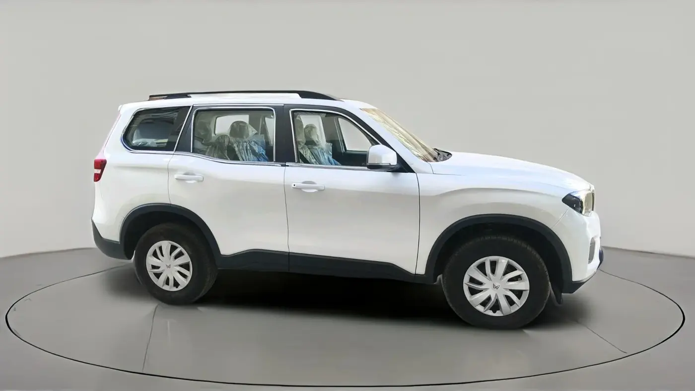 2025 Mahindra SCORPIO-N Z4 PETROL MT 7 STR (E), Petrol, Manual, 8,097 km, exterior