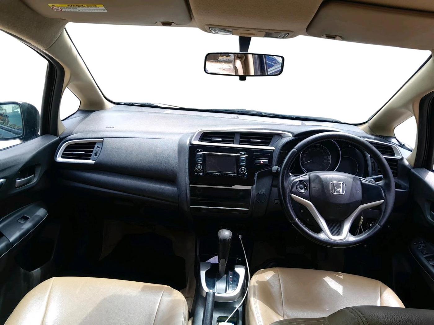 2017 Honda Jazz 1.2L I-VTEC V AT, CNG, Automatic, 1,34,489 km, interior