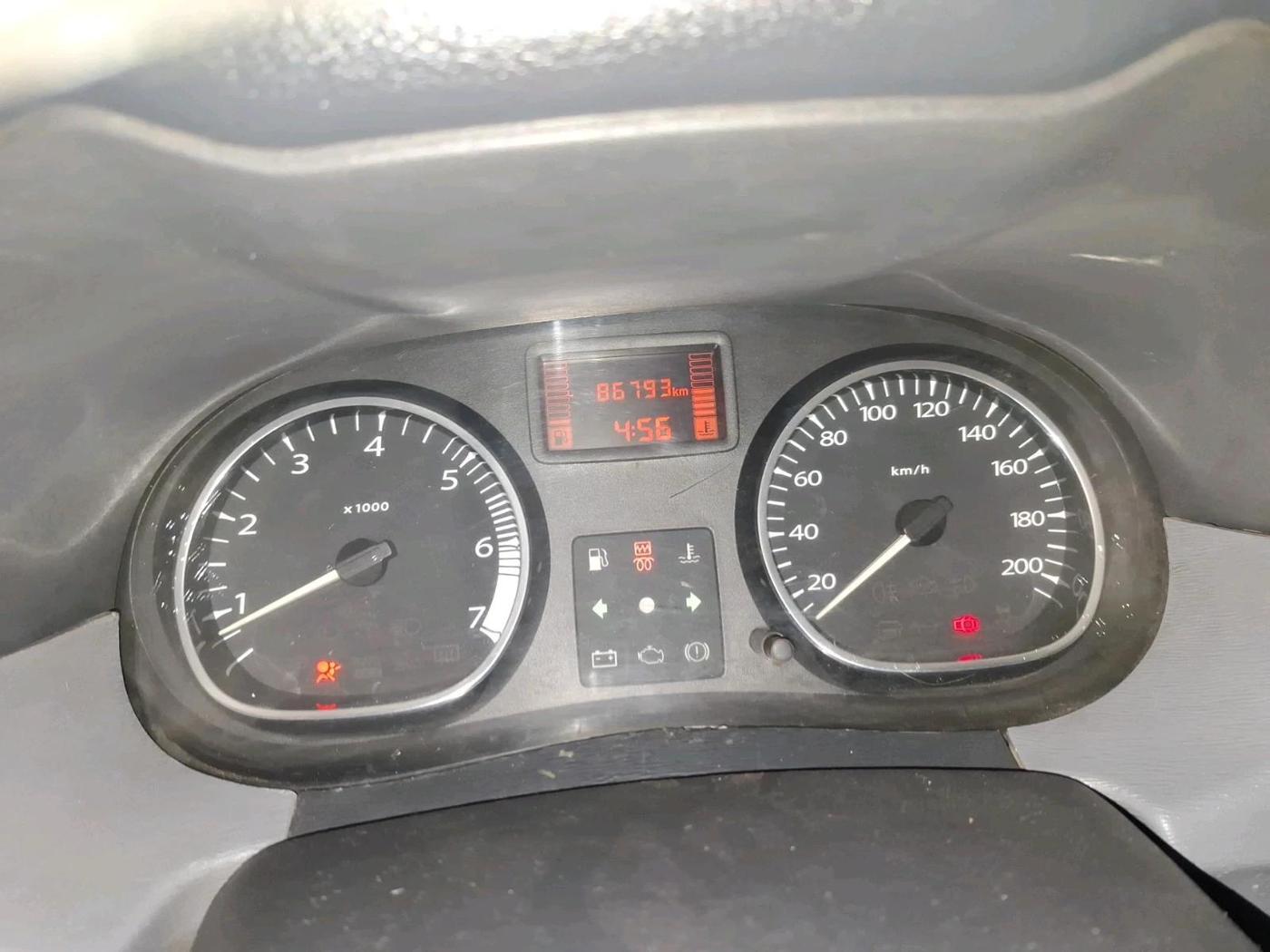 2014 Nissan Terrano XE (D), Diesel, Manual, 86,793 km, interior