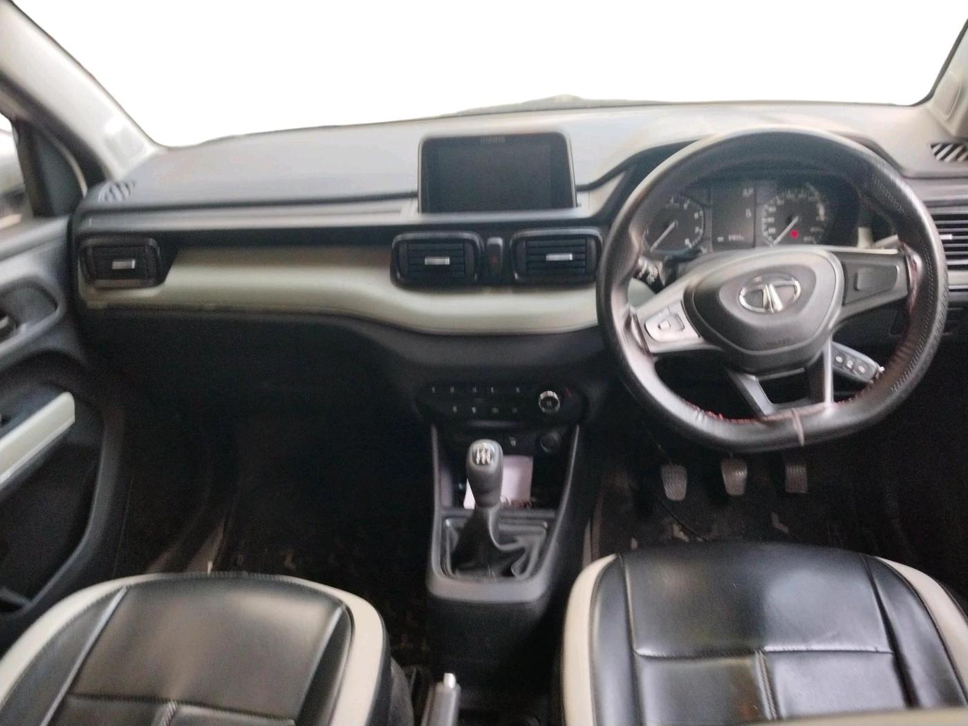 2022 Tata PUNCH ADVENTURE MT, Petrol, Manual, 34,833 km, interior