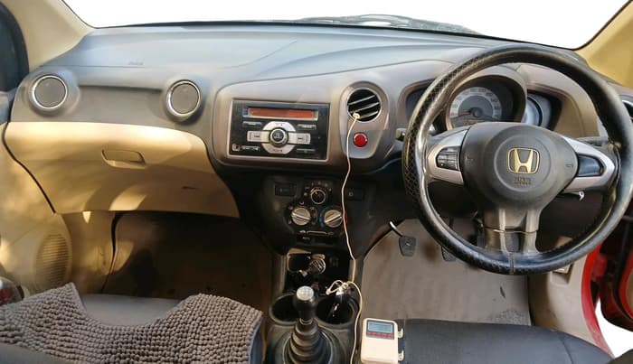 2012 Honda Brio V MT, CNG, Manual, 1,23,458 km, interior