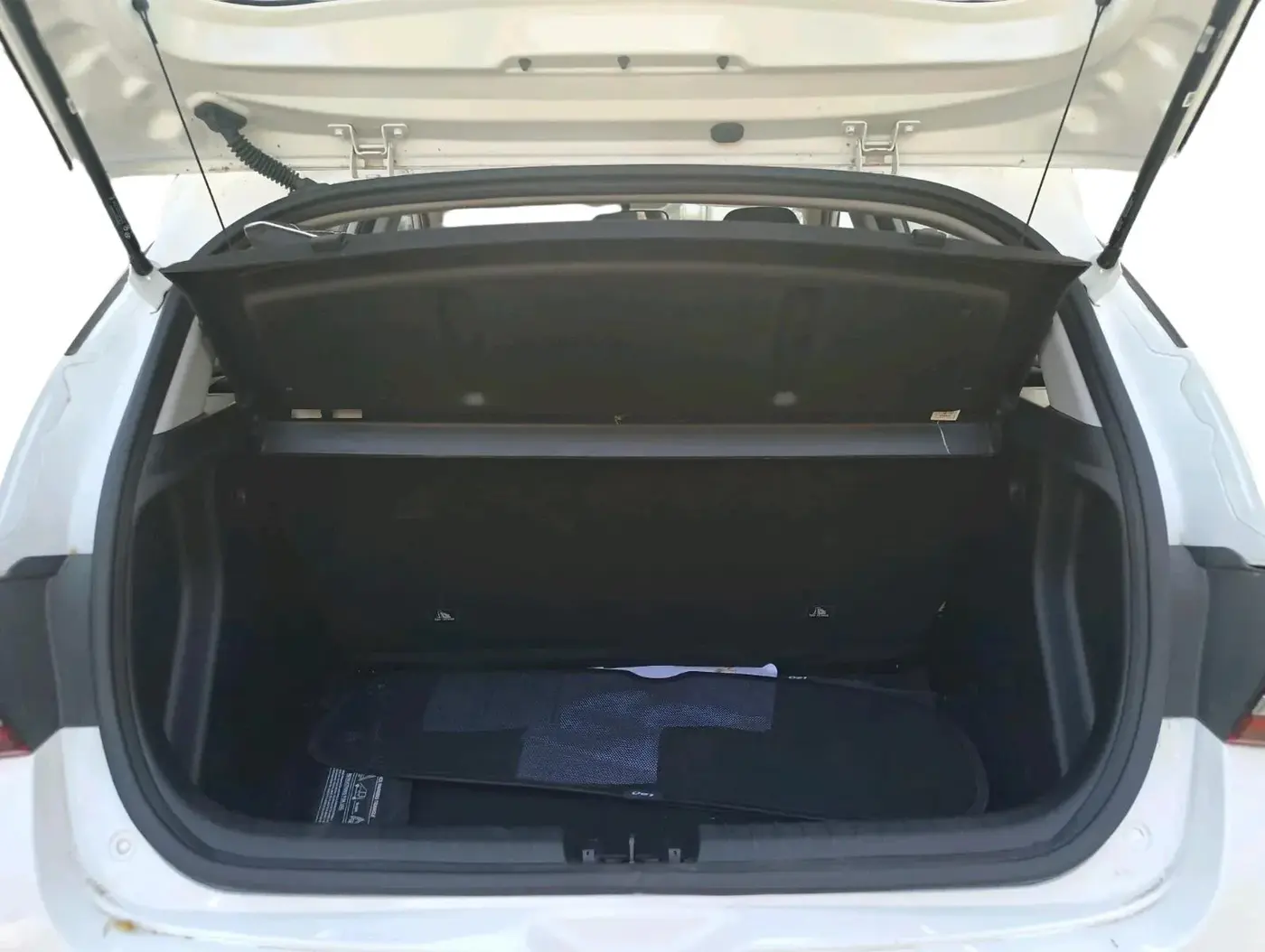 2025 Hyundai NEW I20 SPORTZ 1.2 MT, Petrol, Manual, 1,541 km, exterior