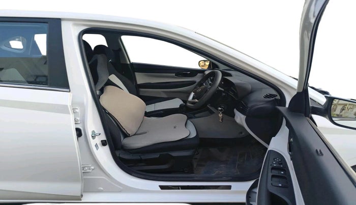 2025 Hyundai NEW I20 SPORTZ 1.2 MT, Petrol, Manual, 1,541 km, interior