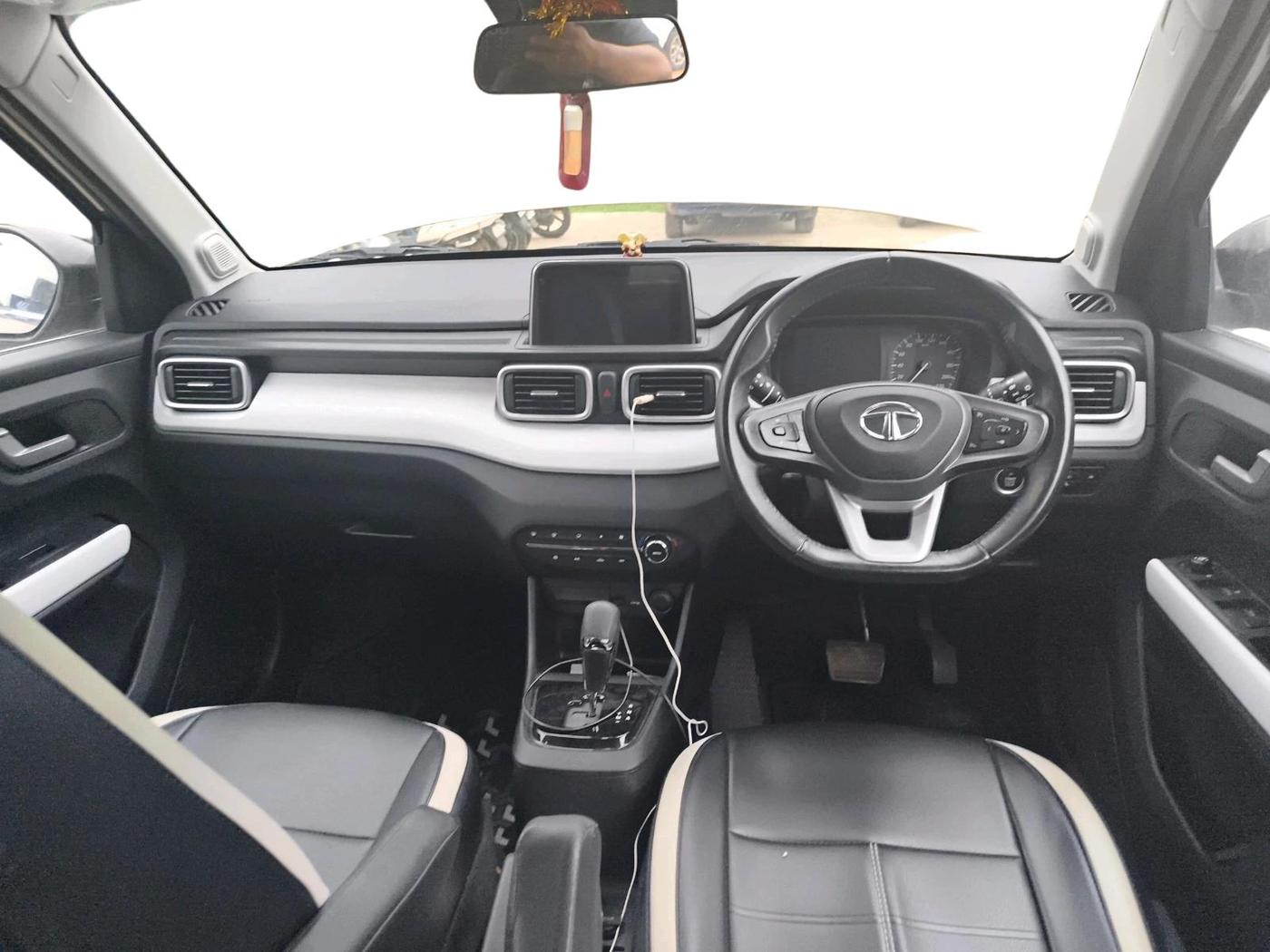 2023 Tata PUNCH CREATIVE  AMT, Petrol, Automatic, 5,449 km, interior