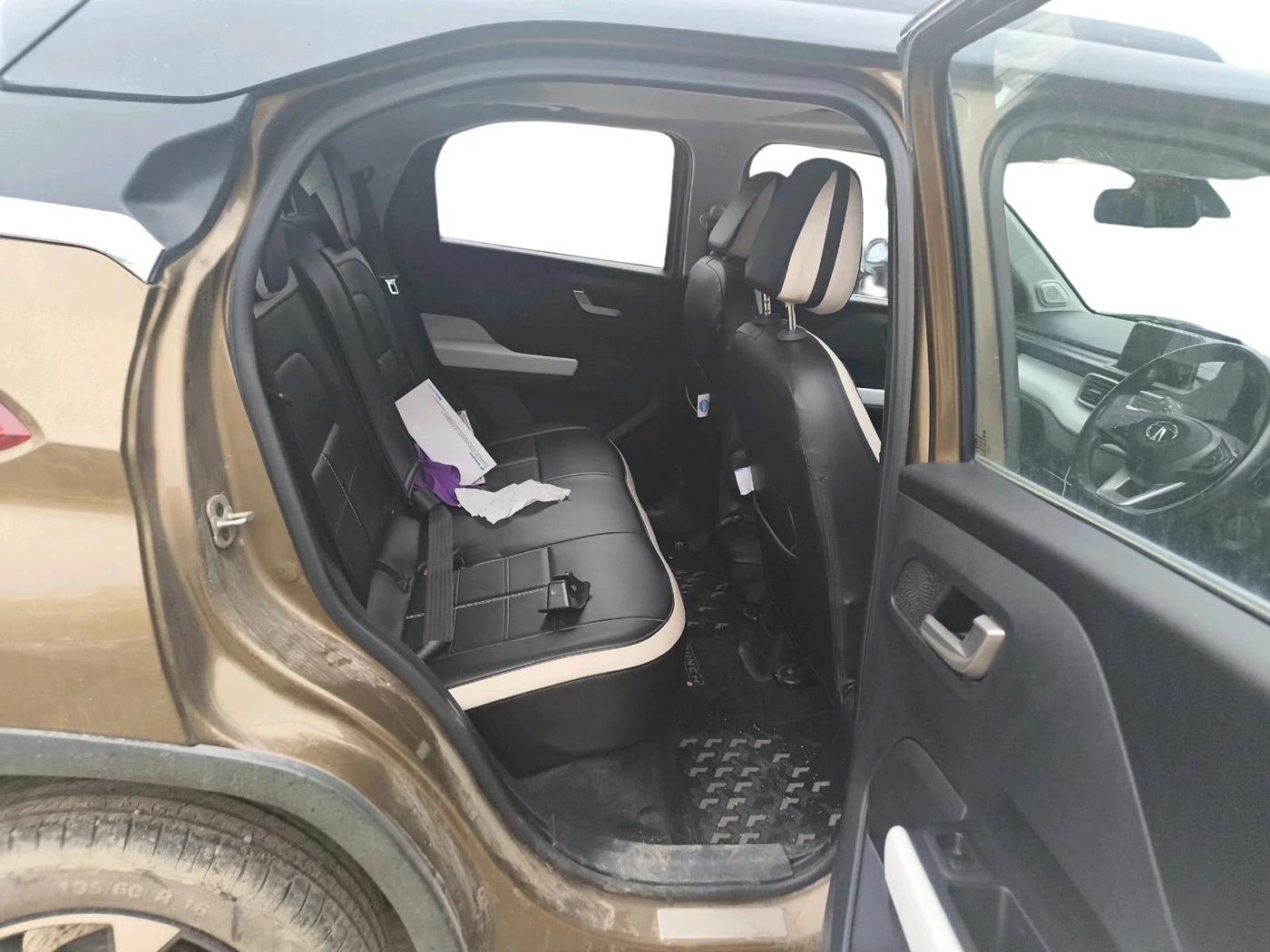 2023 Tata PUNCH CREATIVE  AMT, Petrol, Automatic, 5,449 km, interior