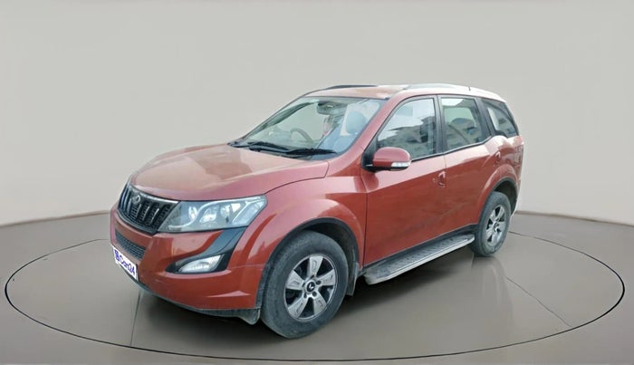 2016 Mahindra XUV500 W6, Diesel, Manual, 1,06,580 km, exterior