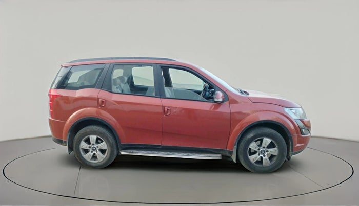 2016 Mahindra XUV500 W6, Diesel, Manual, 1,06,580 km, exterior