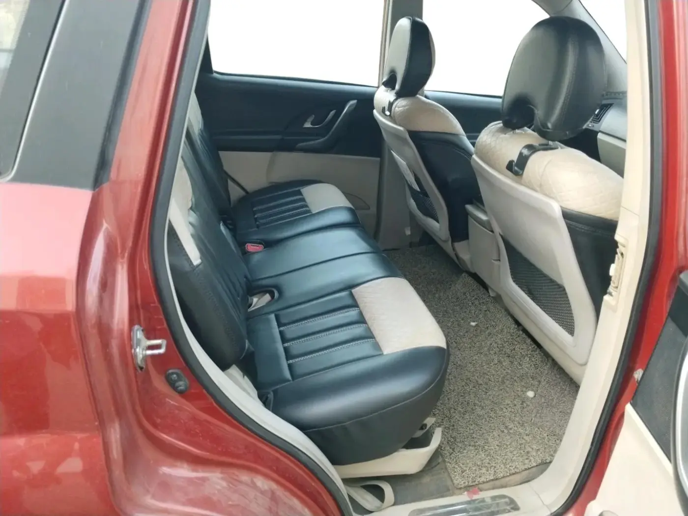 2016 Mahindra XUV500 W6, Diesel, Manual, 1,06,580 km, interior