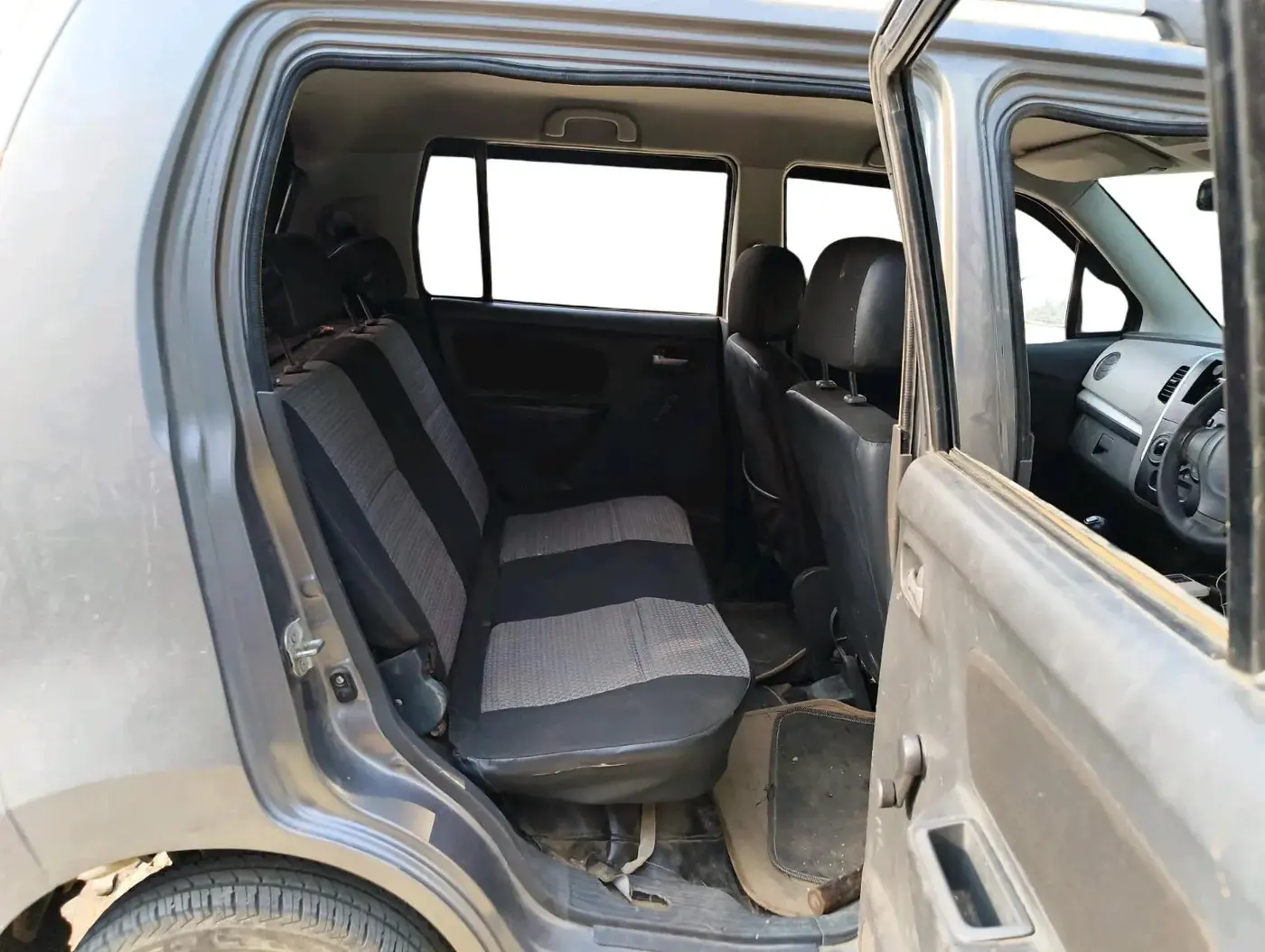 2012 Maruti Wagon R 1.0 LXI, CNG, Manual, 1,43,081 km, interior