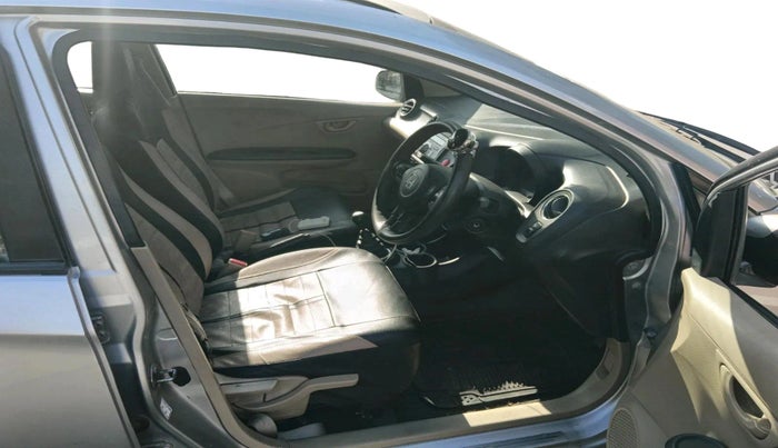 2014 Honda Amaze 1.2L I-VTEC S, Petrol, Manual, 1,25,496 km, interior