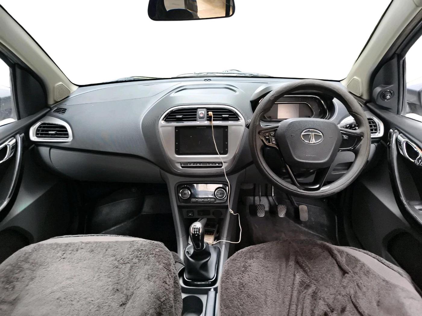 2019 Tata TIGOR XZ PLUS PETROL, CNG, Manual, 1,15,404 km, interior