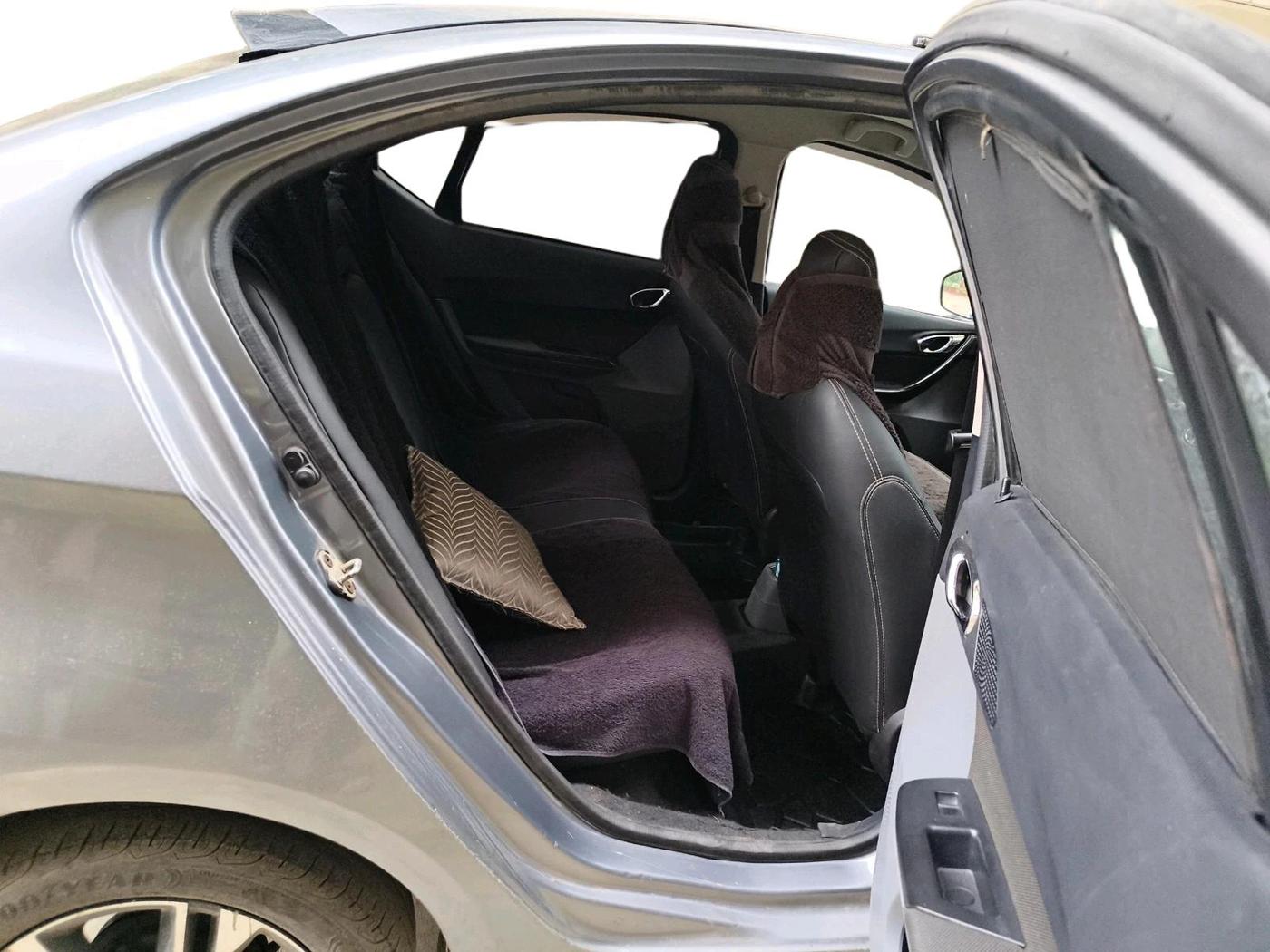 2019 Tata TIGOR XZ PLUS PETROL, CNG, Manual, 1,15,404 km, interior