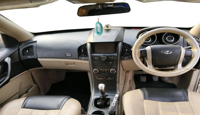 2017 Mahindra XUV500 W6, Diesel, Manual, 76,403 km, interior