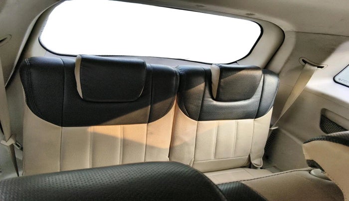 2017 Mahindra XUV500 W6, Diesel, Manual, 76,403 km, interior