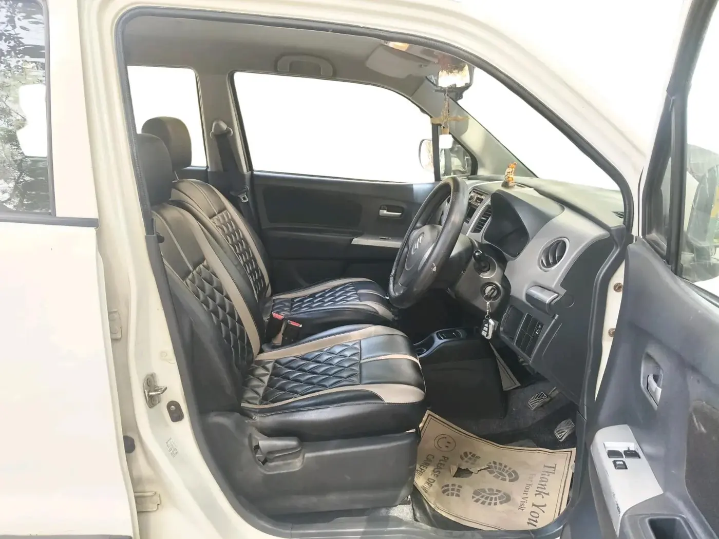 2011 Maruti Wagon R 1.0 LXI, Petrol, Manual, 1,02,160 km, interior