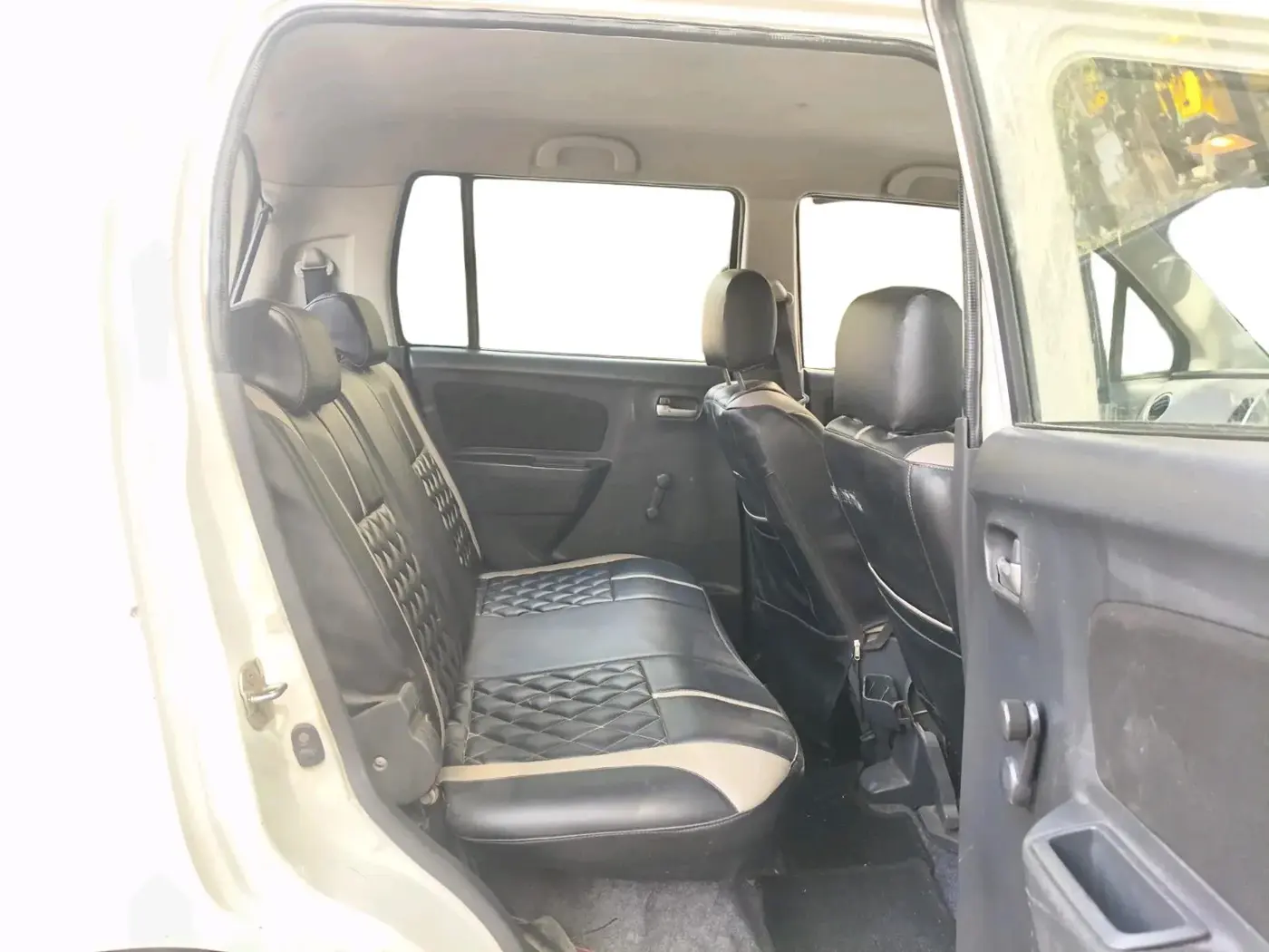 2011 Maruti Wagon R 1.0 LXI, Petrol, Manual, 1,02,160 km, interior