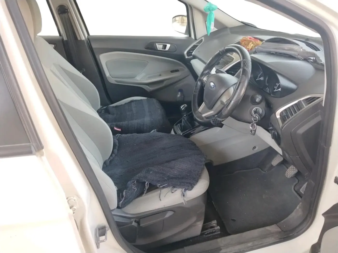 2015 Ford Ecosport TREND+ 1.0L ECOBOOST, Petrol, Manual, 99,668 km, interior