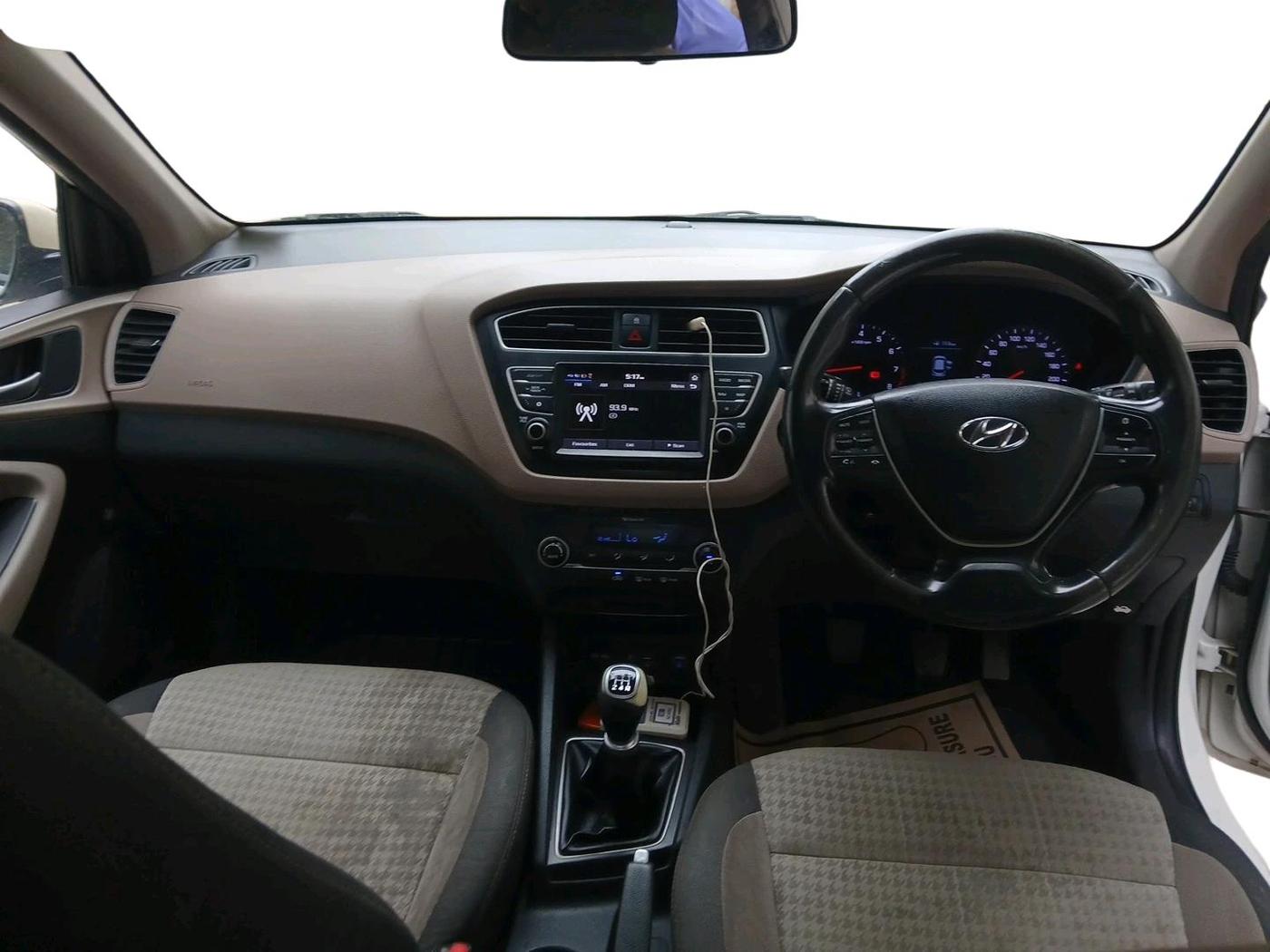 2018 Hyundai Elite i20 ASTA 1.2 (O), Petrol, Manual, 1,58,513 km, interior