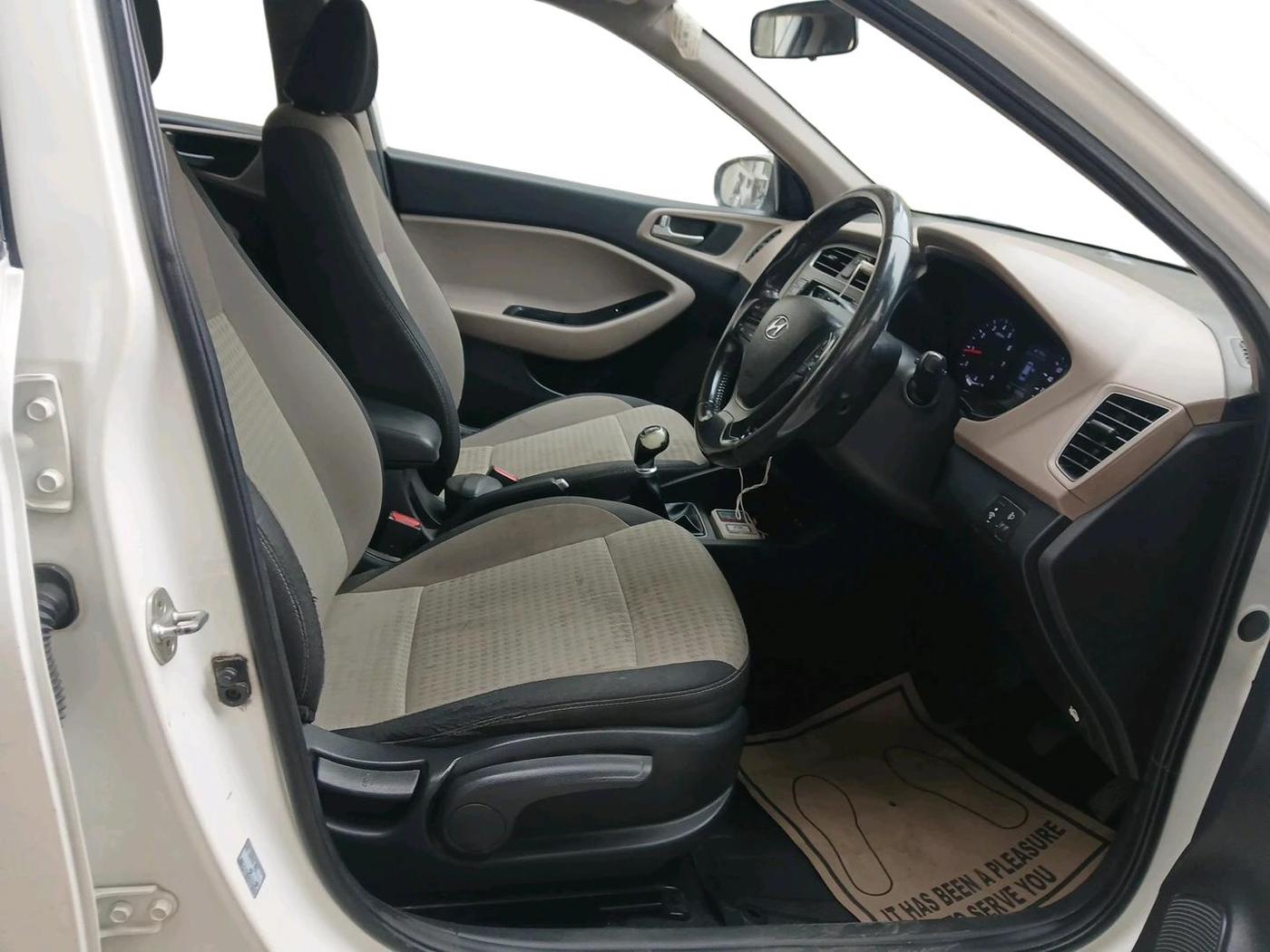 2018 Hyundai Elite i20 ASTA 1.2 (O), Petrol, Manual, 1,58,513 km, interior