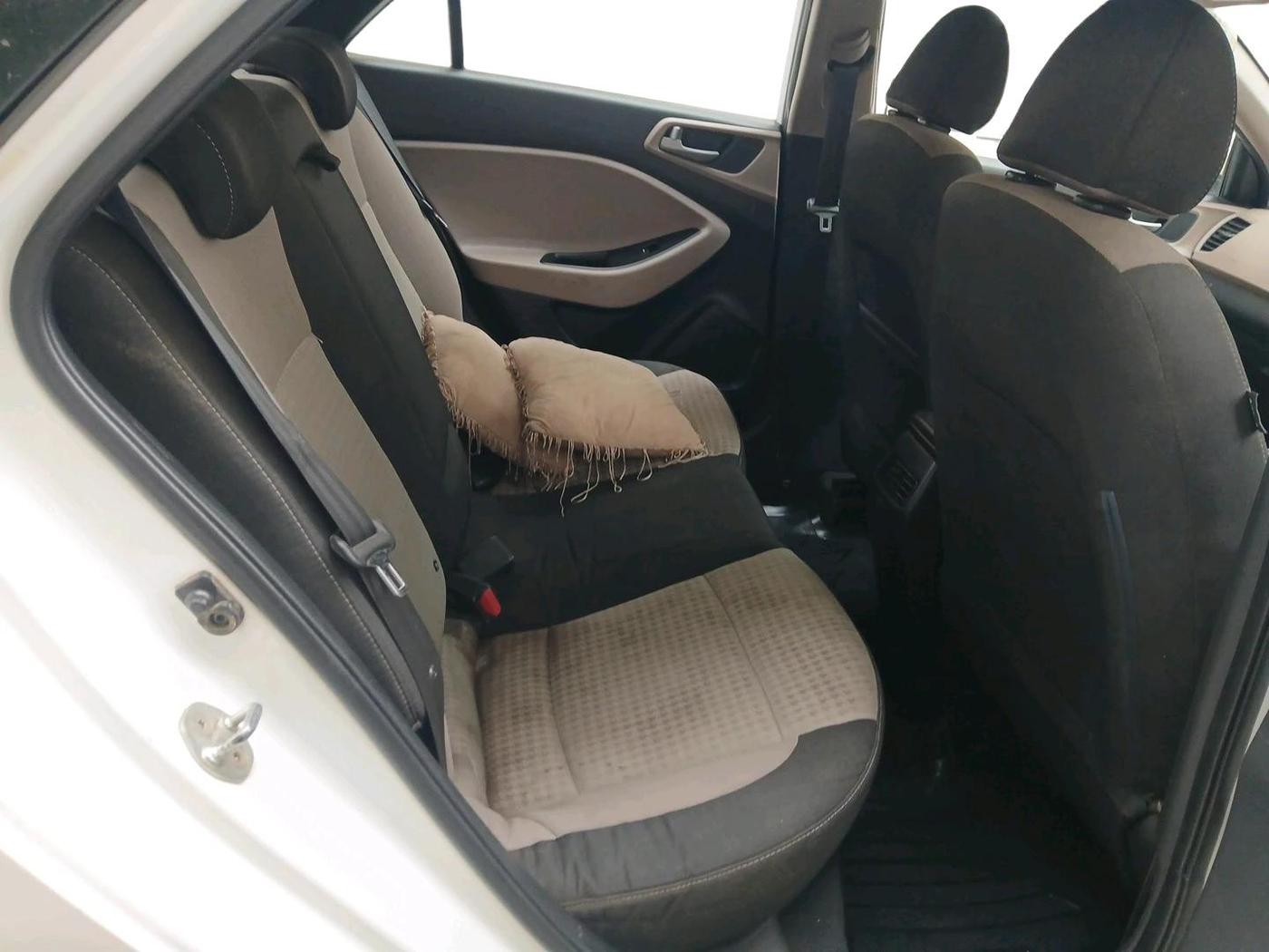 2018 Hyundai Elite i20 ASTA 1.2 (O), Petrol, Manual, 1,58,513 km, interior
