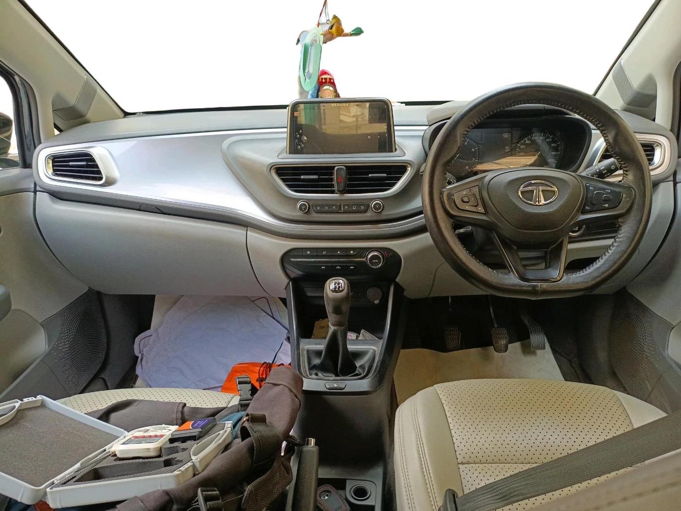 2020 Tata ALTROZ XT PETROL, Petrol, Manual, 47,575 km, interior