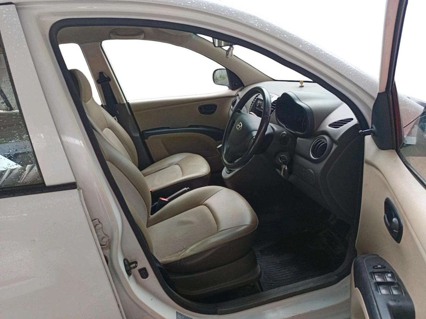 2013 Hyundai i10 MAGNA 1.1, Petrol, Manual, 26,791 km, interior