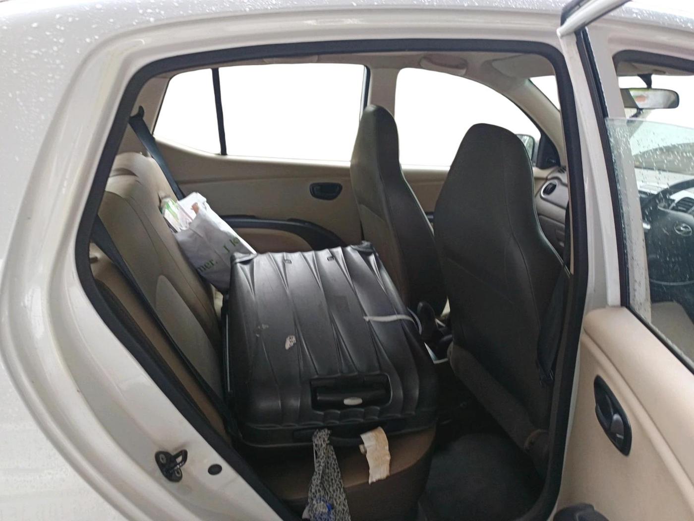 2013 Hyundai i10 MAGNA 1.1, Petrol, Manual, 26,791 km, interior