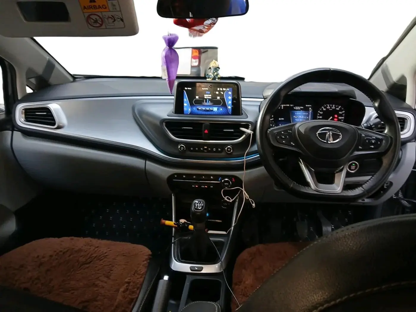 2020 Tata ALTROZ XZ PETROL, Petrol, Manual, 20,680 km, interior