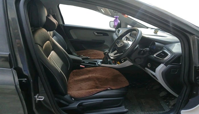 2020 Tata ALTROZ XZ PETROL, Petrol, Manual, 20,680 km, interior