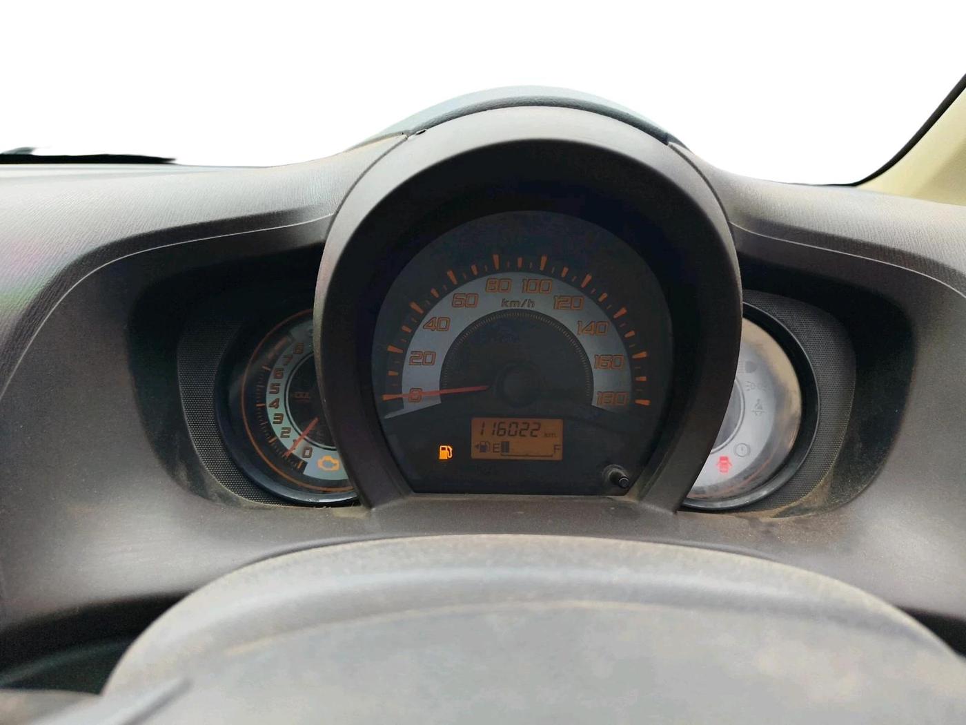 2013 Honda Brio S MT, CNG, Manual, 1,16,022 km, interior